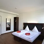 Hotel Hostel Koeln 2*