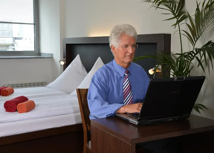 Hotel Hostel Koeln 2*